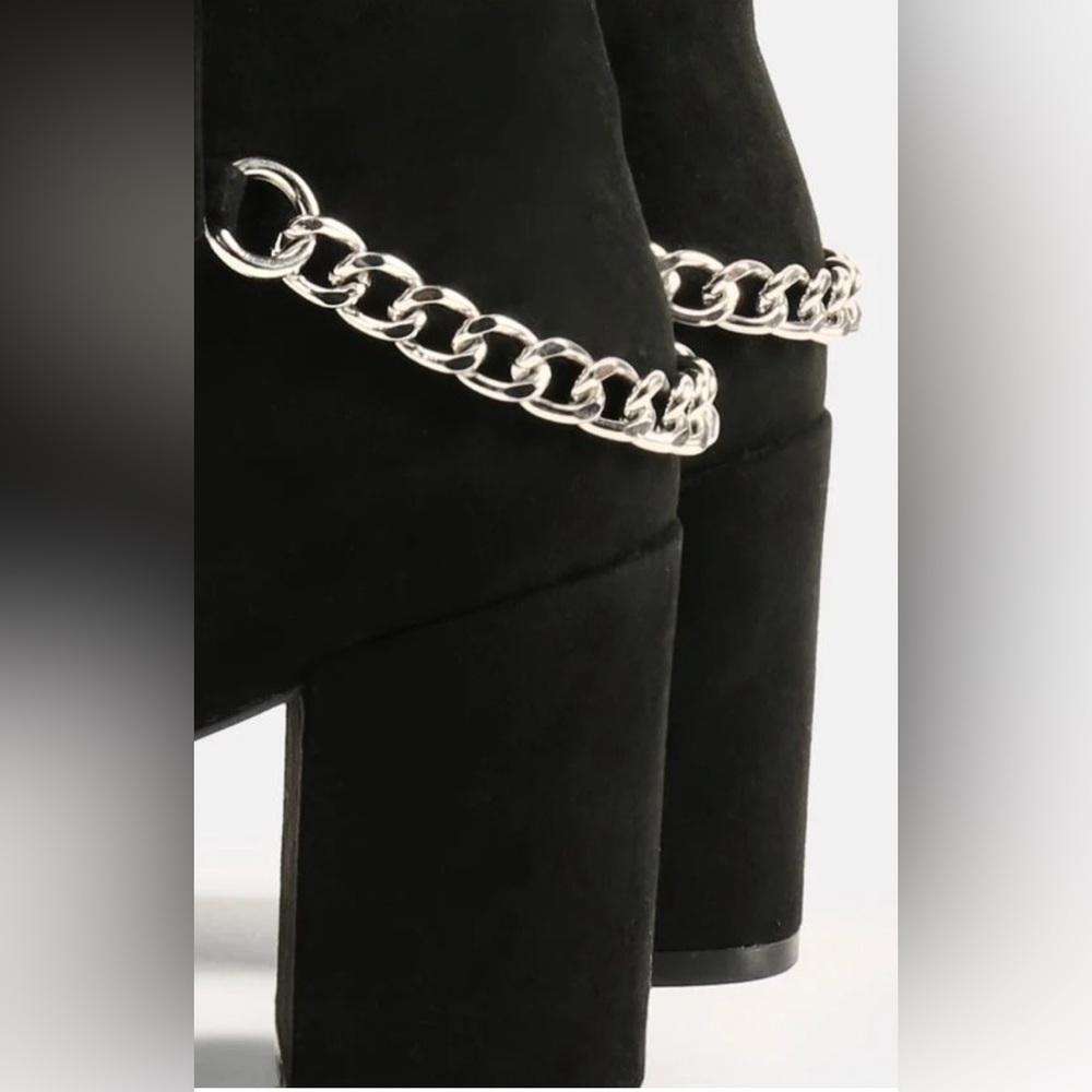 JustFab Ankle Bootie Women’s 7 Mariah Block Heel Chain Bootie Black - Picture 3 of 7